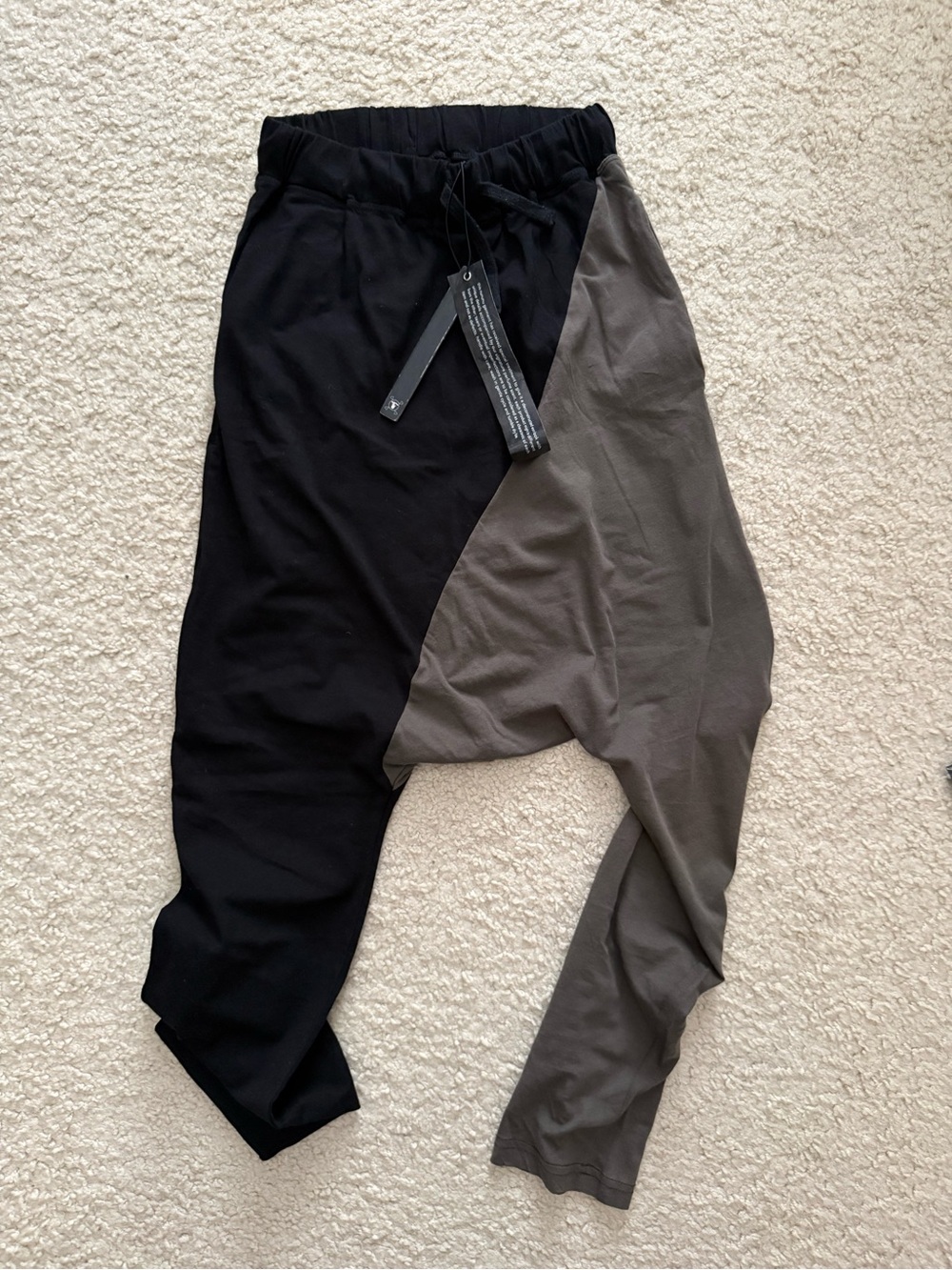 nununu Two-Tone Drop-Crotch Joggers - Black & Gray